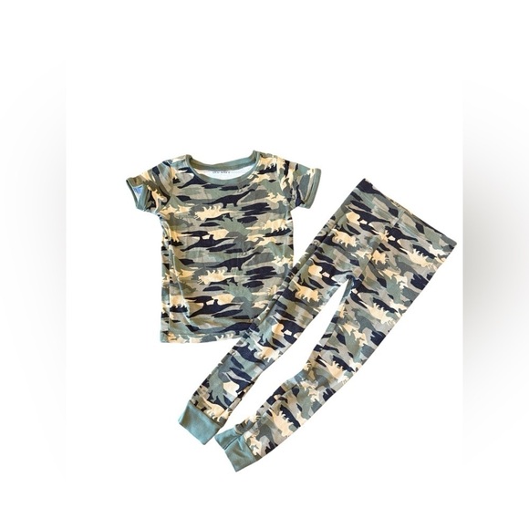 Old Navy Other - Old Navy Green Camo Kids Pajama Set